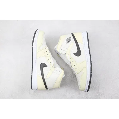 Air Jordan 1 Mid "Coconut Milk" фото № 7