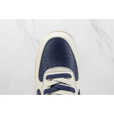 Nike Air Force 1 Low "Santa Claus" фото № 8 Nike Air Force 1 Low "Santa Claus" фото № 8