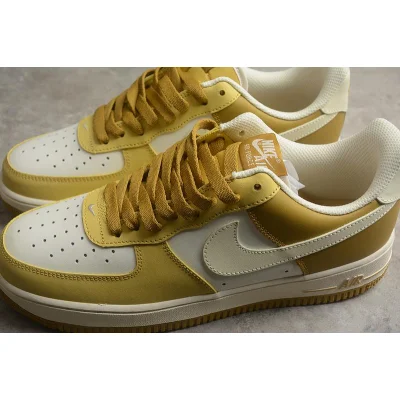 Nike Air Force 1 "Golden Cream" фото № 2