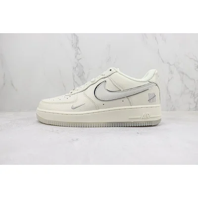 Undefeated x Nike Air Force 1 Low "White/Light Grey/Sliver" фото № 2