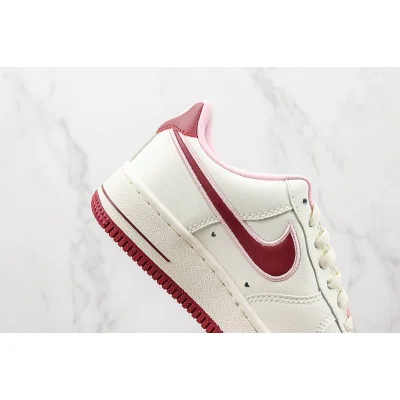 Nike Air Force 1 Low "Valentine's Day 2023" фото № 3