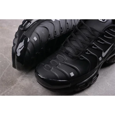 A-Cold-Wall* x Nike Air Max Plus "Black/Platinum Tint" фото № 7 A-Cold-Wall* x Nike Air Max Plus "Black/Platinum Tint" фото № 7