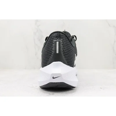 Nike Air Zoom Pegasus 40 "Black/White" фото № 9 Nike Air Zoom Pegasus 40 "Black/White" фото № 9