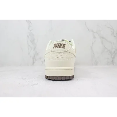 A Bathing Ape x Nike Dunk Low "Matte Brown/Cream/Mini Swooshes" фото № 9