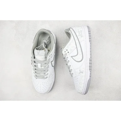 Louis Vuitton x Nike Dunk Low "White Monogram" фото № 6 Louis Vuitton x Nike Dunk Low "White Monogram" фото № 6