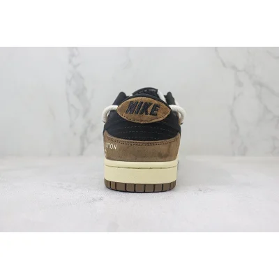 Louis Vuitton x Nike Dunk Low "Mocha Brown/Crumpet Crepe/Monogram" фото № 9
