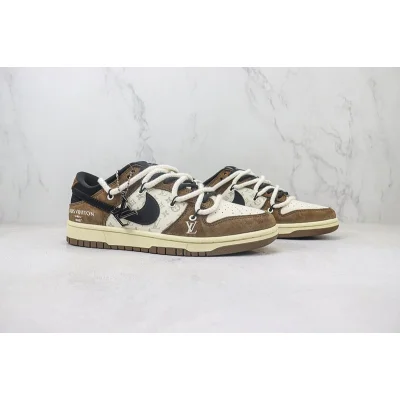 Louis Vuitton x Nike Dunk Low "Mocha Brown/Crumpet Crepe/Monogram" фото № 6