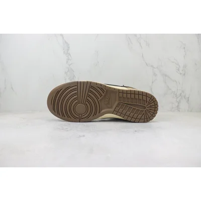 Louis Vuitton x Nike Dunk Low "Mocha Brown/Crumpet Crepe/Monogram" фото № 8