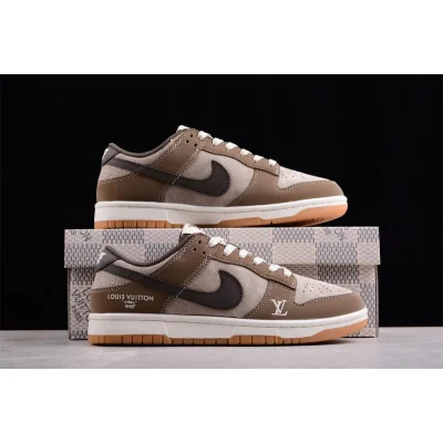 Off White x Louis Vuitton x Nike SB Dunk Low "Brown Gum" фото № 7 Off White x Louis Vuitton x Nike SB Dunk Low "Brown Gum" фото № 7