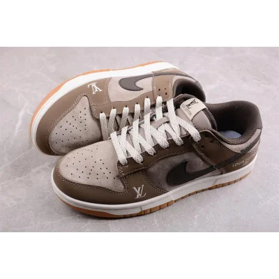 Off White x Louis Vuitton x Nike SB Dunk Low "Brown Gum" фото № 3 Off White x Louis Vuitton x Nike SB Dunk Low "Brown Gum" фото № 3