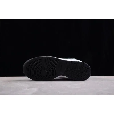 Nike Dunk Low "Grey/Green Strike" фото № 6 Nike Dunk Low "Grey/Green Strike" фото № 6