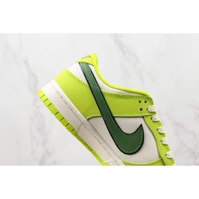 Nike SB Dunk Low "Frog Prince" фото № 4 Nike SB Dunk Low "Frog Prince" фото № 4