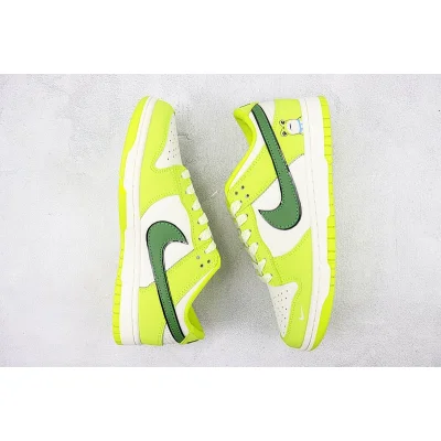 Nike SB Dunk Low "Frog Prince" фото № 7 Nike SB Dunk Low "Frog Prince" фото № 7