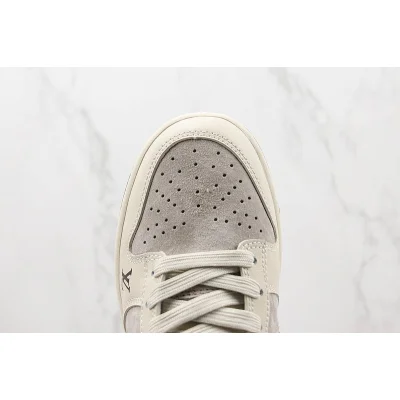 Louis Vuitton x Nike SB Dunk Low "Virgil" фото № 4