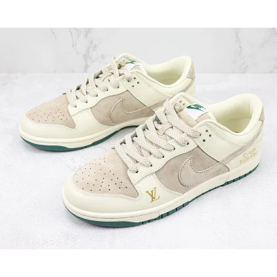 Louis Vuitton x Nike Dunk Low "Ivory/Green/Beige" фото № 5