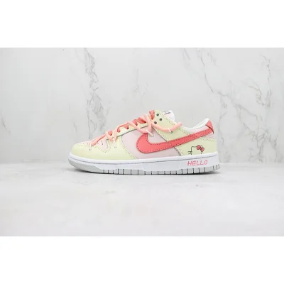 Nike Dunk Low "Hello Kitty" фото № 2