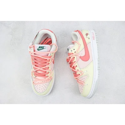 Nike Dunk Low "Hello Kitty" фото № 6