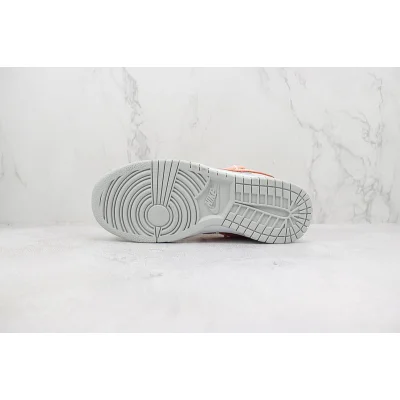 Nike Dunk Low "Hello Kitty" фото № 8