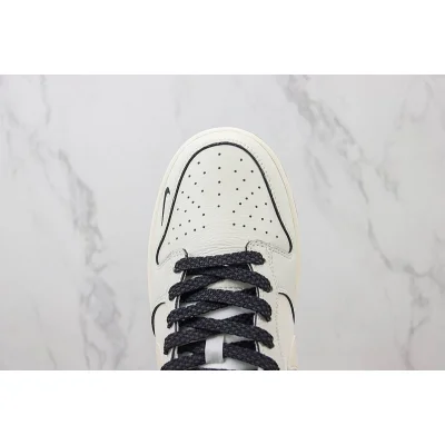 Nike Dunk Low "Light Bone/Black/Mini Swoosh" фото № 4