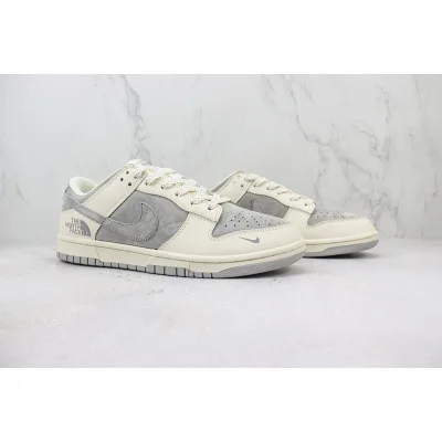 The North Face x Nike Dunk Low "Wolf Grey/Cream/Mini Swoosh" фото № 6