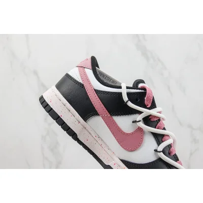 Nike Dunk Low "Black/Pink/Multiple Swooshes" фото № 3 Nike Dunk Low "Black/Pink/Multiple Swooshes" фото № 3