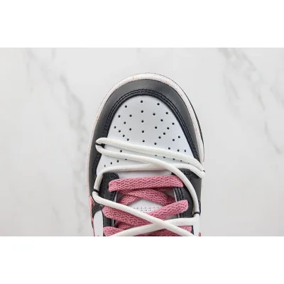 Nike Dunk Low "Black/Pink/Multiple Swooshes" фото № 4 Nike Dunk Low "Black/Pink/Multiple Swooshes" фото № 4