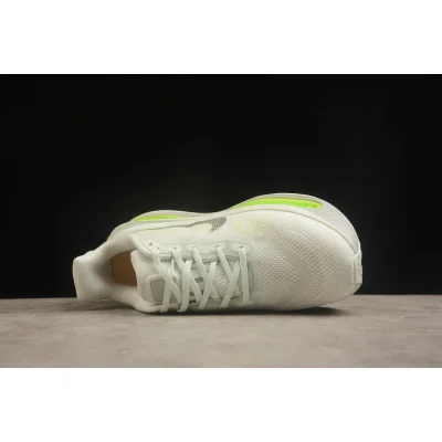 Nike Vomero Premium "Coconut Milk/Alabaster" фото № 8 Nike Vomero Premium "Coconut Milk/Alabaster" фото № 8