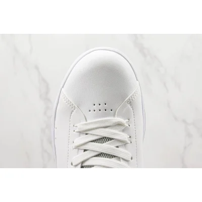 On х The Roger Clubhouse "White" фото № 3