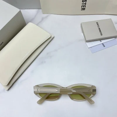 Солнцезащитные очки Gentle Monster Decorated By Lines And Dots "Beige" фото № 3