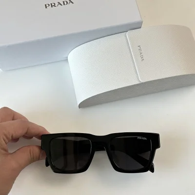 Солнцезащитные очки Prada White Inscription On Side "Black" фото № 2