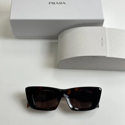 Солнцезащитные очки Prada Wide Temples With Big Logo "Brown" фото № 2