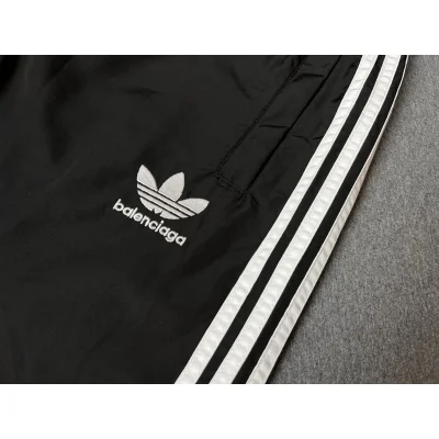 Штаны Balenciaga X Adidas Loose With Stripes On The Side "Black" фото № 3