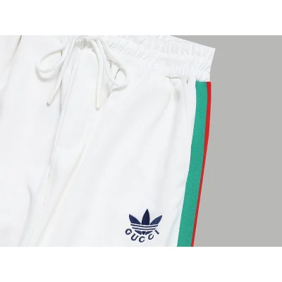 Штаны Gucci X Adidas Different Halves "White" фото № 8 Штаны Gucci X Adidas Different Halves "White" фото № 8