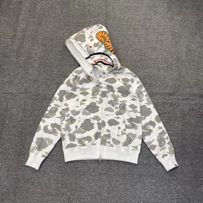Худи A Bathing Ape The Letters WGM ZIP "White/Gray" фото № 5 Худи A Bathing Ape The Letters WGM ZIP "White/Gray" фото № 5