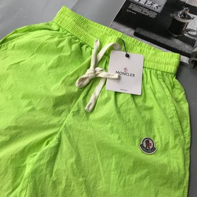 Шорты Moncler Solid Color With Small Logo "Green" фото № 7 Шорты Moncler Solid Color With Small Logo "Green" фото № 7