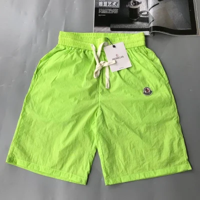 Шорты Moncler Solid Color With Small Logo "Green" фото № 8 Шорты Moncler Solid Color With Small Logo "Green" фото № 8