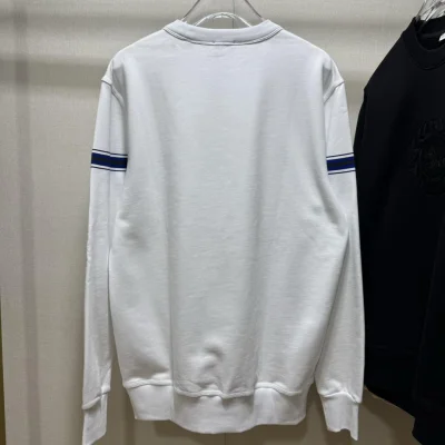 Свитшот Burberry Frontside Mini Print Horse And Warrior "White" фото № 4 Свитшот Burberry Frontside Mini Print Horse And Warrior "White" фото № 4