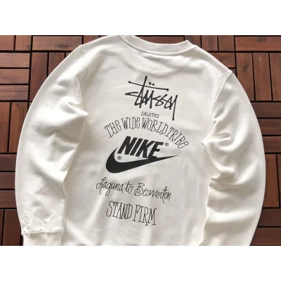 Свитшот Stussy Logo Inscription And Nike Logo "White" фото № 2 Свитшот Stussy Logo Inscription And Nike Logo "White" фото № 2