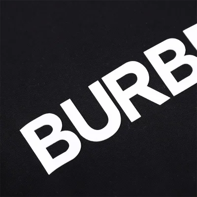 Футболка Burberry Plain With Front Logo Inscription "Black" фото № 5