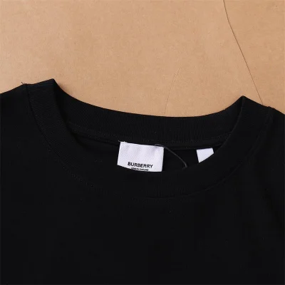 Футболка Burberry Plain With Front Logo Inscription "Black" фото № 3