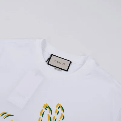 Футболка Gucci Fleeing Rabbit Print "White" фото № 5