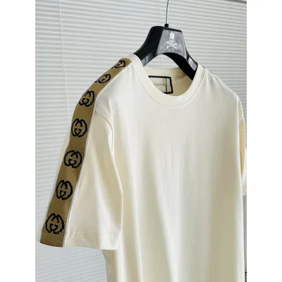 Футболка Gucci With A Logo Stripe On The Sleeves "Cream" фото № 2