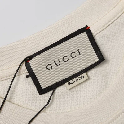 Футболка Gucci With Small Green Logo "Cream" фото № 2