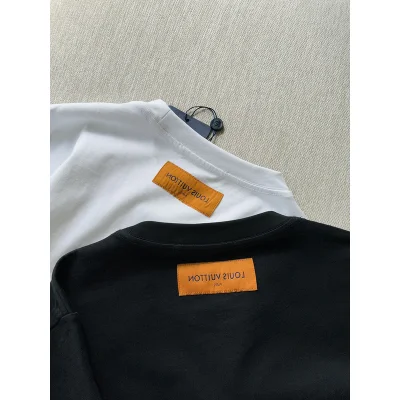 Футболка Louis Vuitton Cartoon Letters "Black" фото № 4 Футболка Louis Vuitton Cartoon Letters "Black" фото № 4