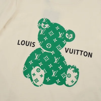 Футболка Louis Vuitton With Branded Print Of Green Toy "Cream" фото № 3