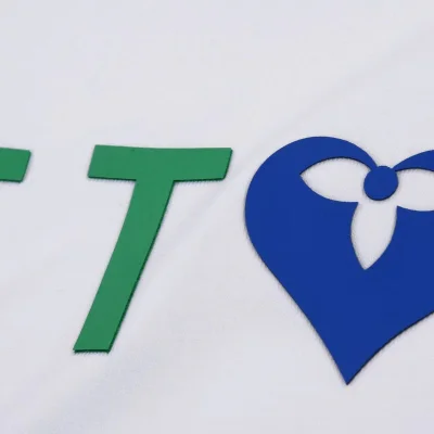 Футболка Louis Vuitton With A Blue Heart In The Logo "White" фото № 8