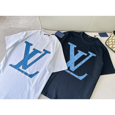 Футболка Louis Vuitton With Large Blue Print "Black" фото № 2 Футболка Louis Vuitton With Large Blue Print "Black" фото № 2