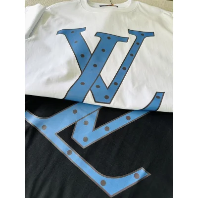 Футболка Louis Vuitton With Large Blue Print "Black" фото № 5 Футболка Louis Vuitton With Large Blue Print "Black" фото № 5