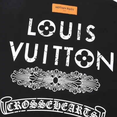 Футболка Louis Vuitton X Chrome Hearts With An Inscription And Logo "Black" фото № 6 Футболка Louis Vuitton X Chrome Hearts With An Inscription And Logo "Black" фото № 6