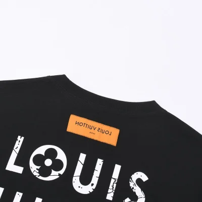 Футболка Louis Vuitton X Chrome Hearts With An Inscription And Logo "Black" фото № 7 Футболка Louis Vuitton X Chrome Hearts With An Inscription And Logo "Black" фото № 7